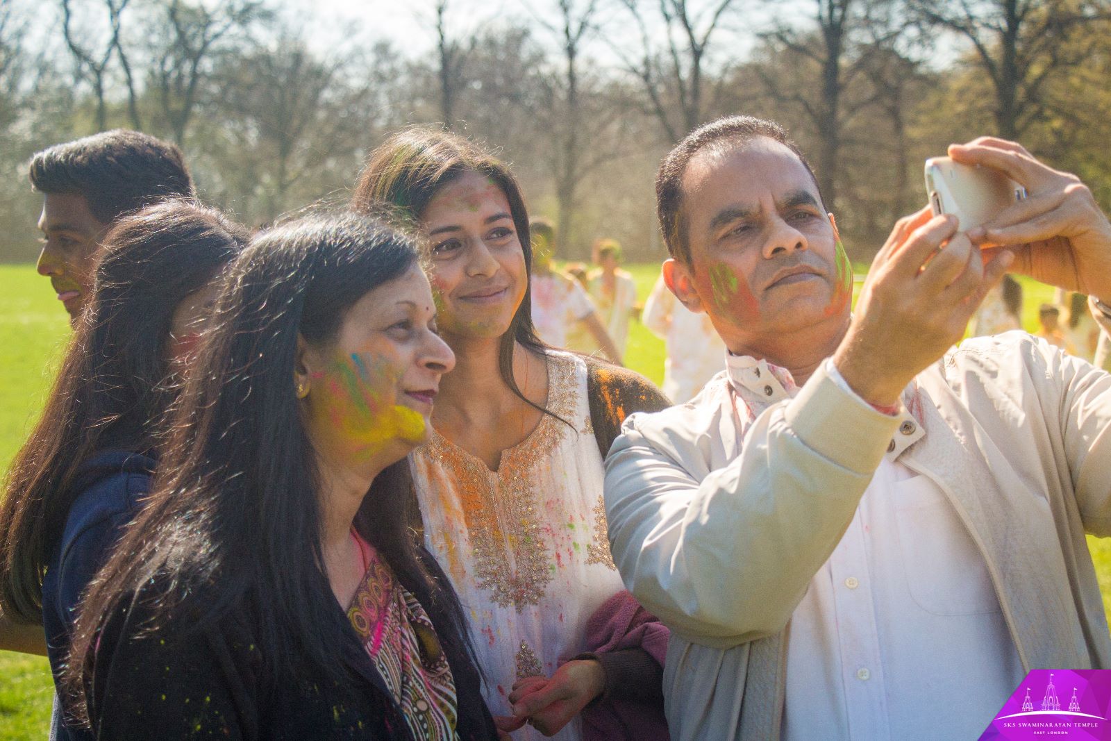 ©1987-2017 SKS Swaminarayan Temple East London